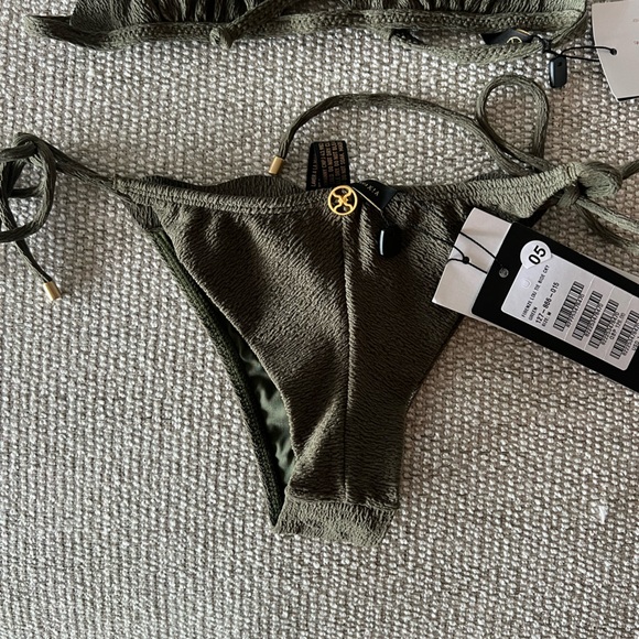 VIX Textured Bikini Set - Picture 3 of 7